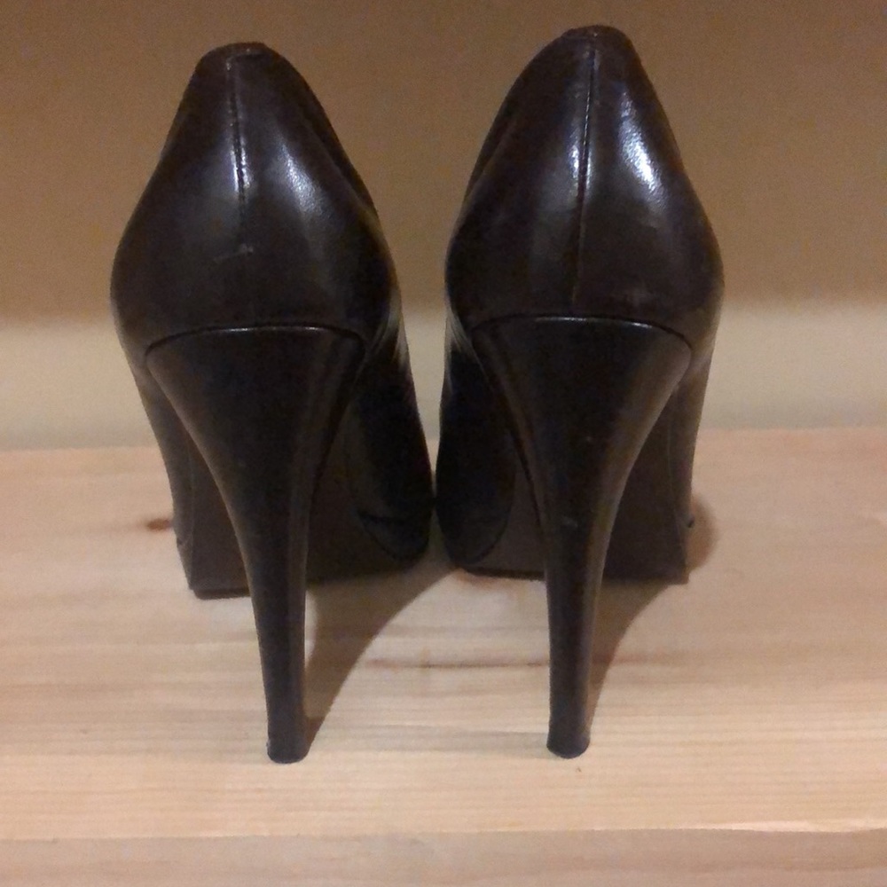 Shoes - Picture 2 of 5
